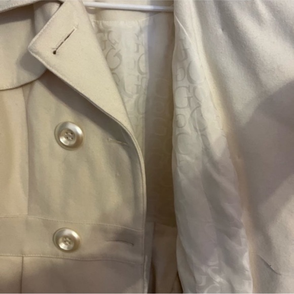 This is a Guess jacket perfect for any occasion and it’s a large jacket. - Picture 3 of 7